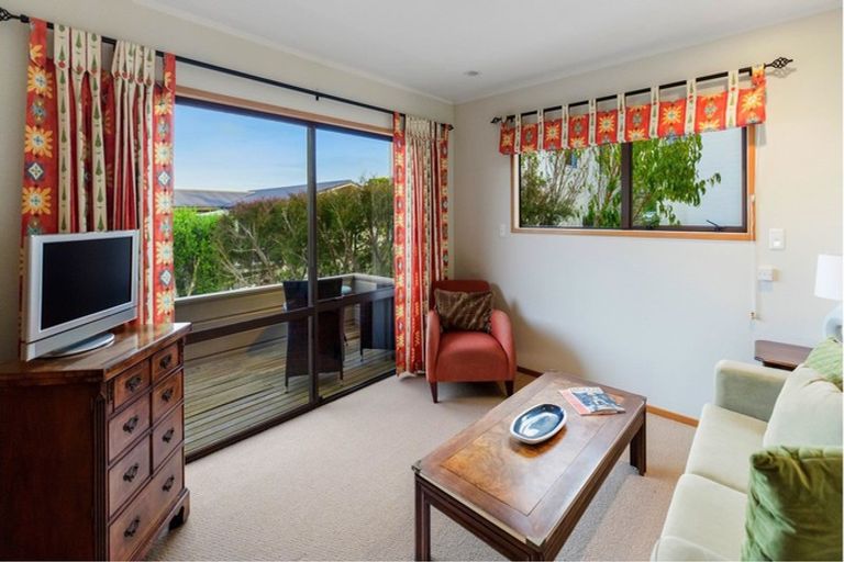 Photo of property in 33b Tiri Road, Manly, Whangaparaoa, 0930