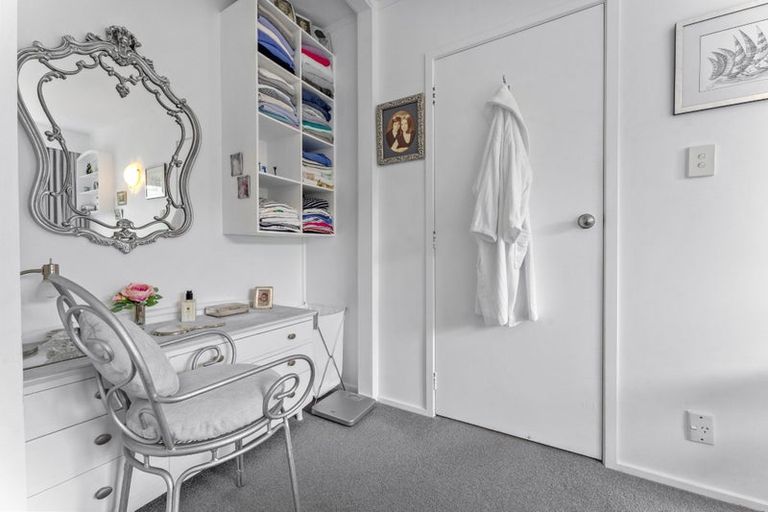 Photo of property in 3/4a Dallinghoe Crescent, Milford, Auckland, 0620