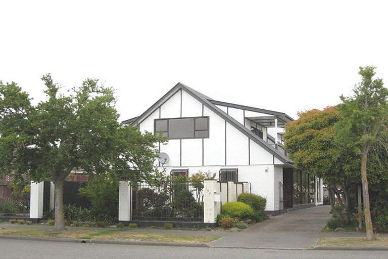 Photo of property in 133 Queenspark Drive, Parklands, Christchurch, 8083