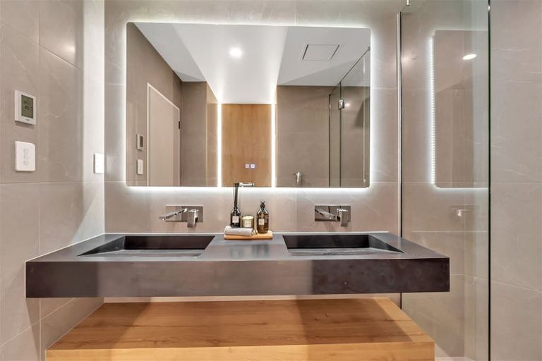 Photo of property in 2/15 Wai-iti Terrace, Burnside, Christchurch, 8053