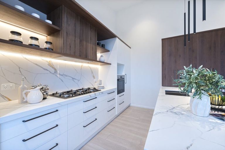 Photo of property in 42 Paparahi Place, Wainui, 0992