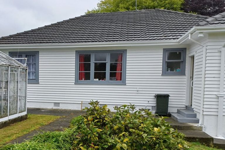 Photo of property in 14 Oxford Crescent, Ebdentown, Upper Hutt, 5018