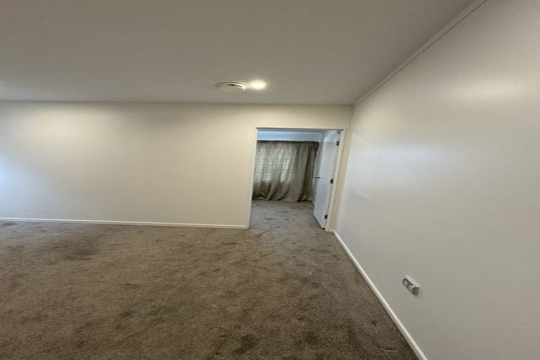 Photo of property in 1/14 Chequers Avenue, Glenfield, Auckland, 0629