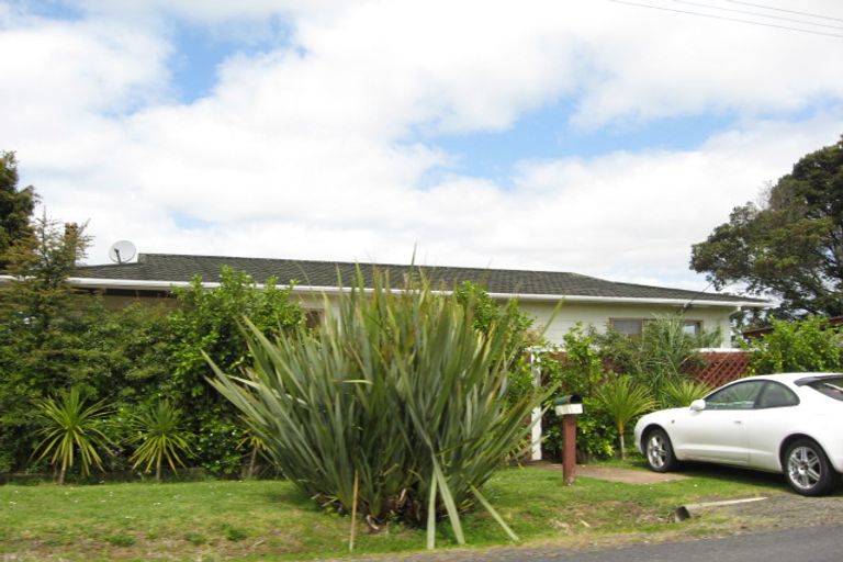 Photo of property in 27 Ferry Parade, Herald Island, Auckland, 0618