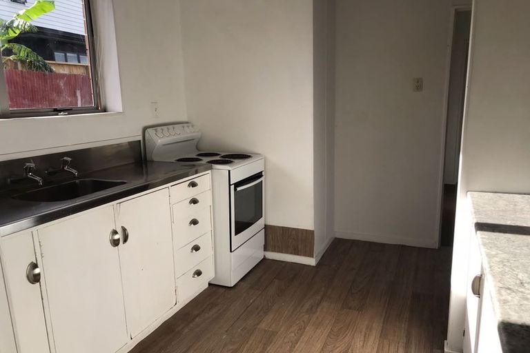 Photo of property in 1/69 Florence Avenue, Orewa, 0931