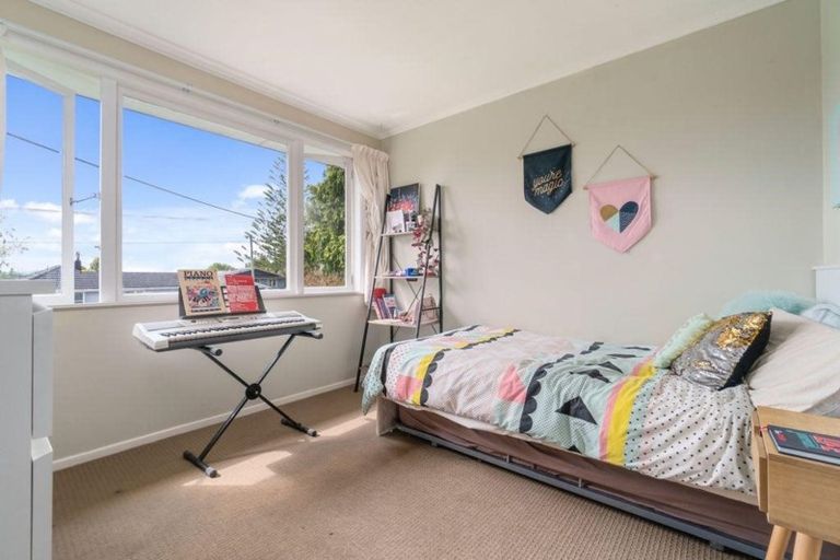 Photo of property in 8 Murray Road, Te Atatu Peninsula, Auckland, 0610
