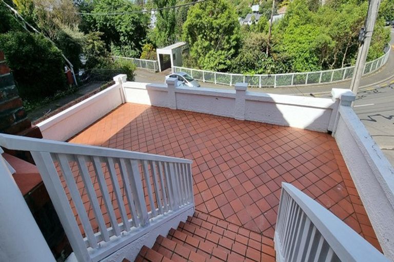 Photo of property in 16 Raroa Road, Kelburn, Wellington, 6012