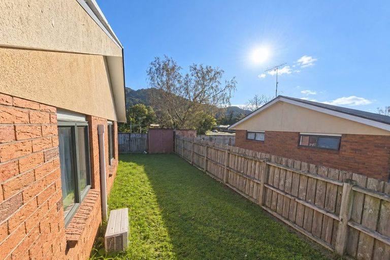 Photo of property in 3a Turon Crescent, Totara Park, Upper Hutt, 5018