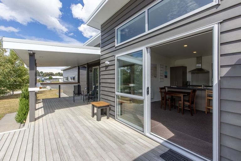 Photo of property in 18 Wai Matangi Place, Motuoapa, 3382