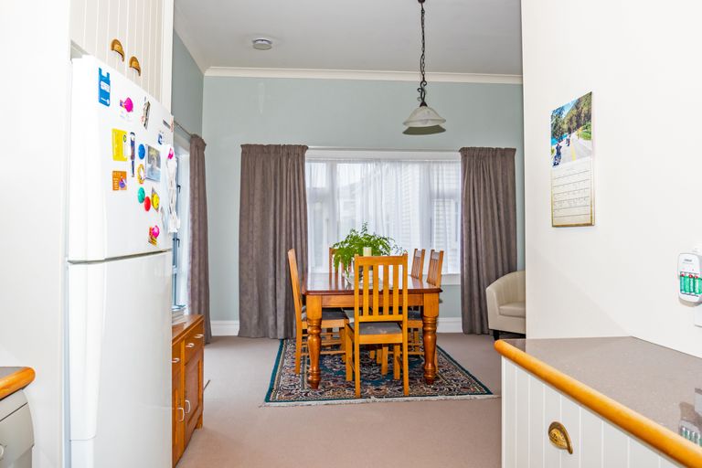 Photo of property in 290 Church Street, West End, Timaru, 7910