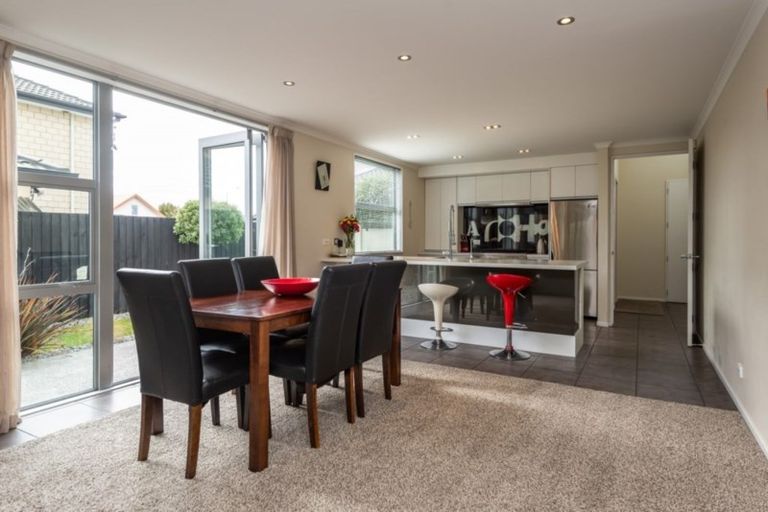 Photo of property in 23 Woodhaven Place, Parklands, Christchurch, 8083