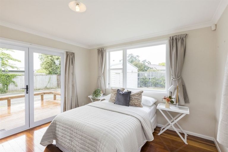 Photo of property in 12 Snowdon Avenue, Terrace End, Palmerston North, 4410