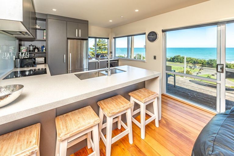 Photo of property in 18 Sunset Parade, Kai Iwi, Whanganui, 4574