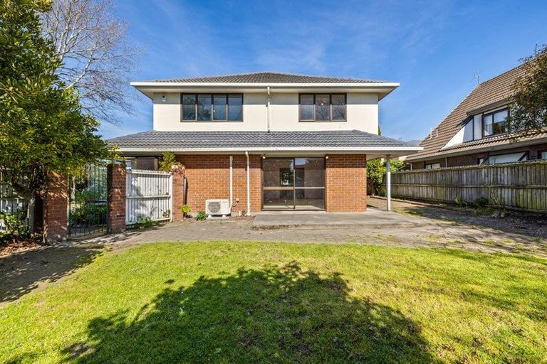 Photo of property in 13 Broadfell Avenue, Avonhead, Christchurch, 8042