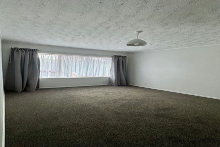 Photo of property in 2/18 Fratley Avenue, Farm Cove, Auckland, 2012