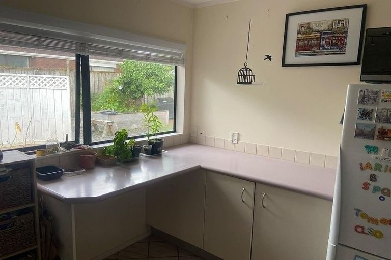 Photo of property in 12 Renata Road, Otaki, 5512