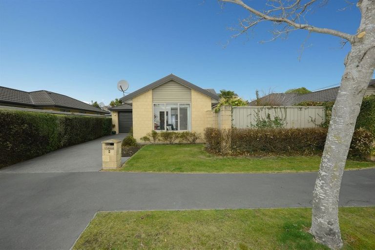 Photo of property in 2 Newall Avenue, Bryndwr, Christchurch, 8052