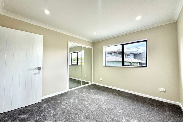 Photo of property in 8b Kelvyn Grove, Hillpark, Auckland, 2102
