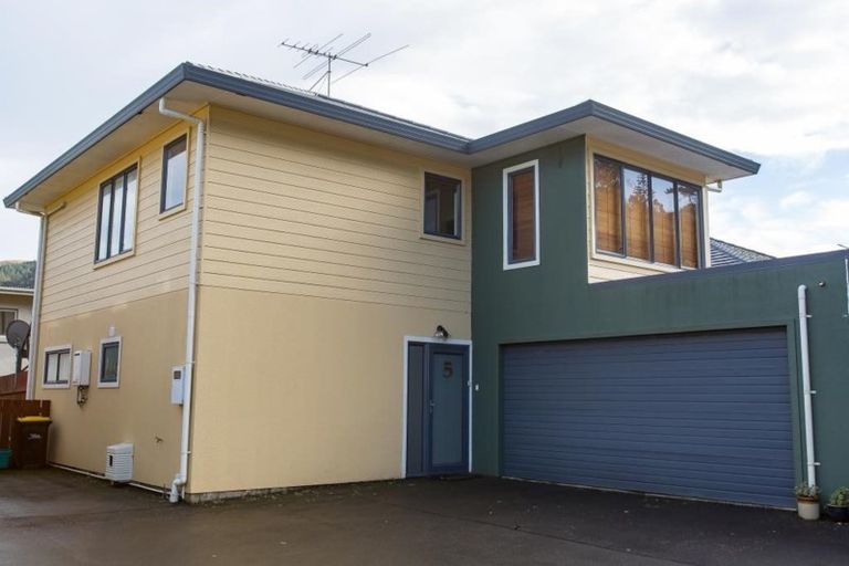 Photo of property in 5/5 Court Road, Tawa, Wellington, 5028