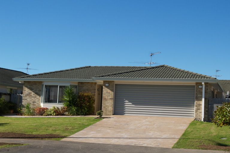 Photo of property in 64 Millhouse Drive, Northpark, Auckland, 2013