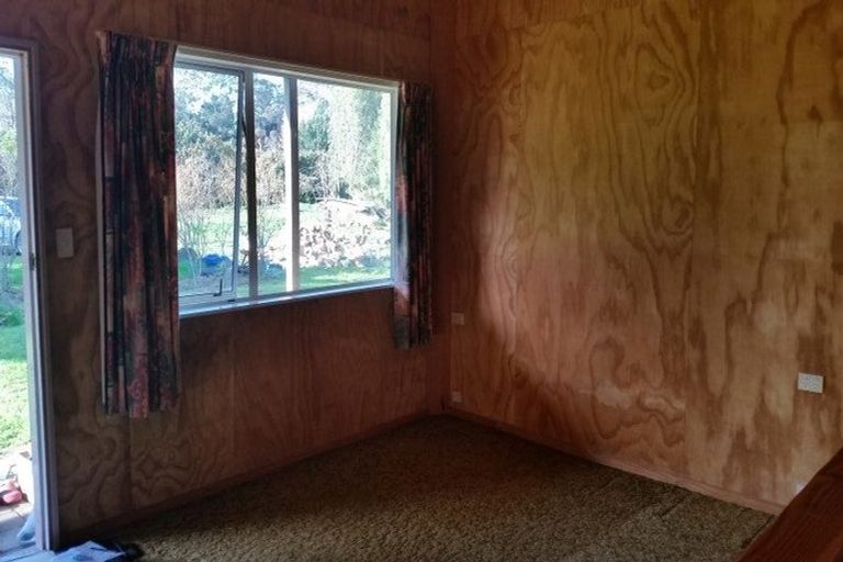 Photo of property in 15a Barrett Road, Whalers Gate, New Plymouth, 4310