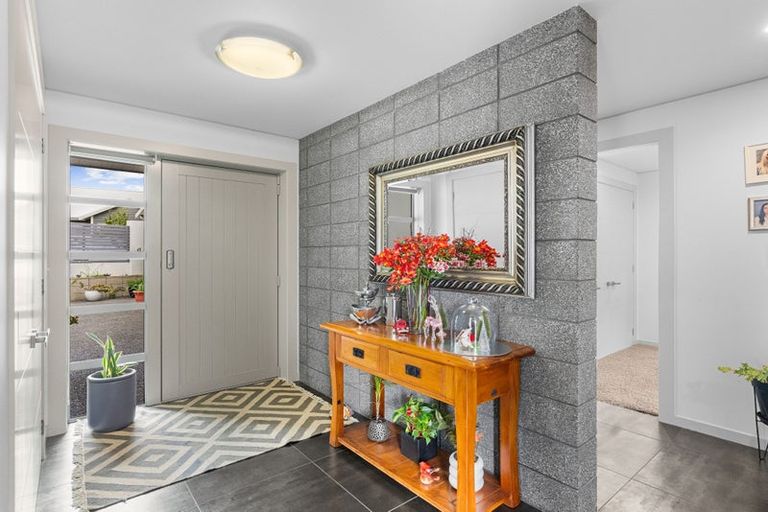 Photo of property in 8 Ruru Place, Levin, 5510