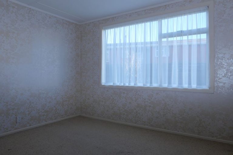 Photo of property in 115 Gloaming Hill, Titahi Bay, Porirua, 5022