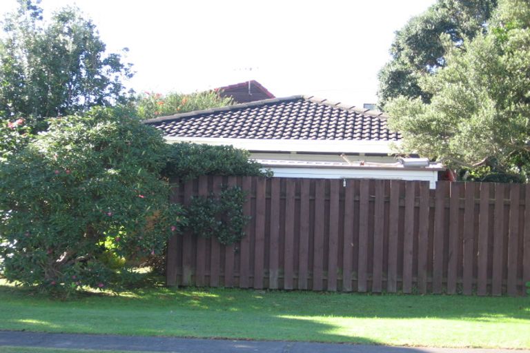 Photo of property in 1/1 Pine Road, Orewa, 0931