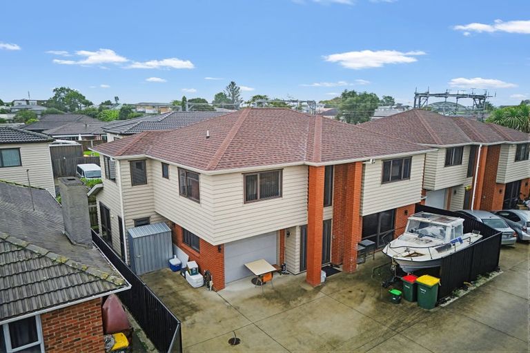 Photo of property in 56a Cambridge Terrace, Papatoetoe, Auckland, 2025