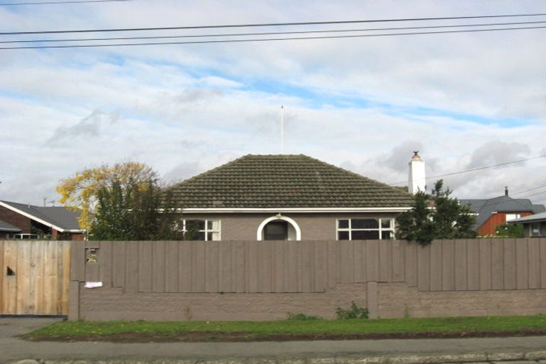 Photo of property in 1/139 Sawyers Arms Road, Northcote, Christchurch, 8052