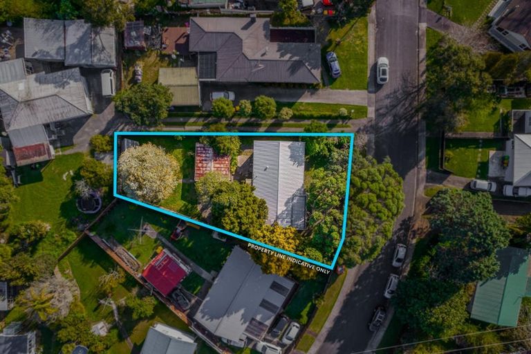 Photo of property in 77 Glen Marine Parade, Glendene, Auckland, 0602