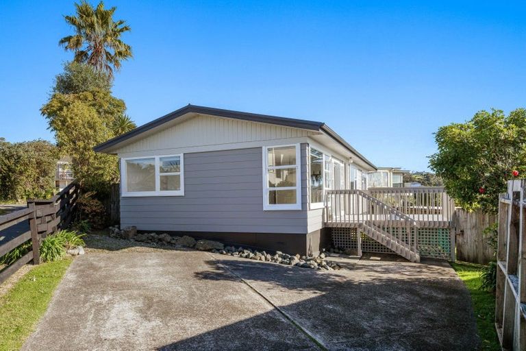 Photo of property in 18a Rishworth Avenue, Stanmore Bay, Whangaparaoa, 0932