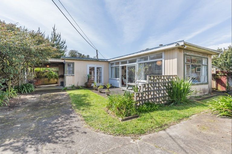 Photo of property in 632 Waitarere Beach Road, Waitarere Beach, Levin, 5510
