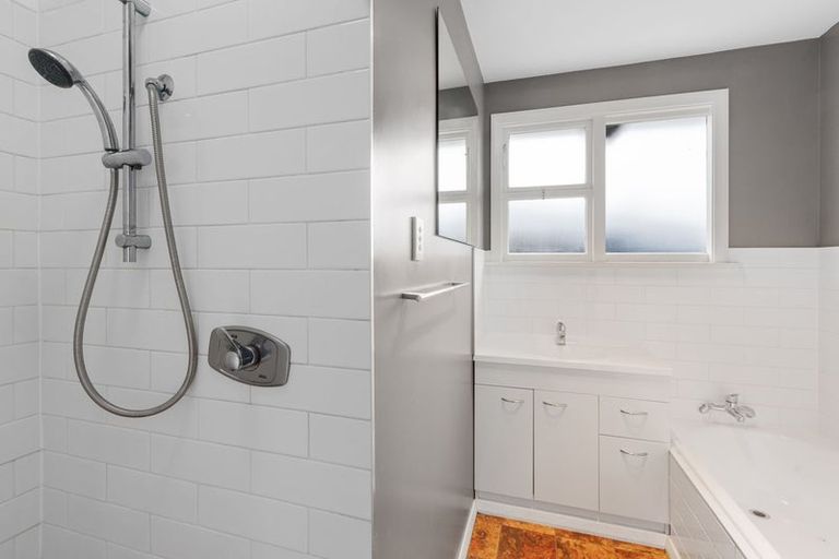 Photo of property in 1/124 Breezes Road, Avondale, Christchurch, 8061