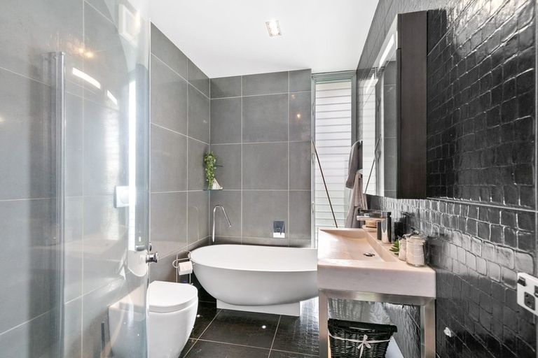 Photo of property in 5/22 The Crescent, Roseneath, Wellington, 6011