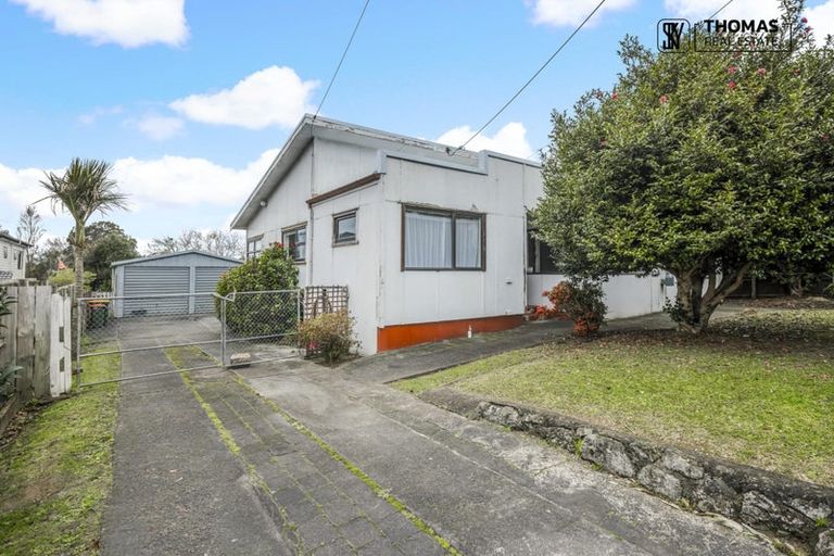 Photo of property in 18 Earlsworth Road, Mangere East, Auckland, 2024
