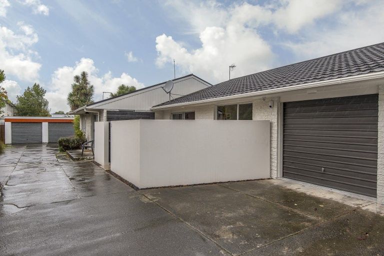 Photo of property in 2/24 Champion Street, Edgeware, Christchurch, 8013