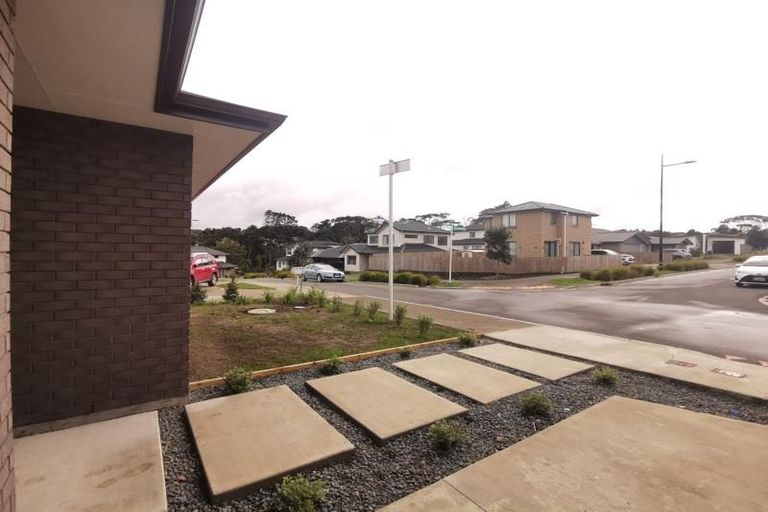 Photo of property in 5 Barrels Close, Kumeu, 0810