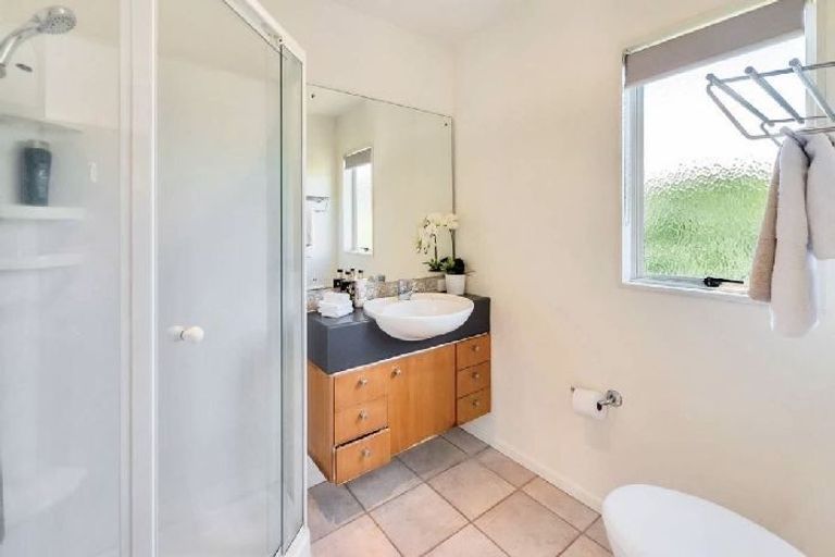 Photo of property in 2/41 Selwyn Crescent, Forrest Hill, Auckland, 0620