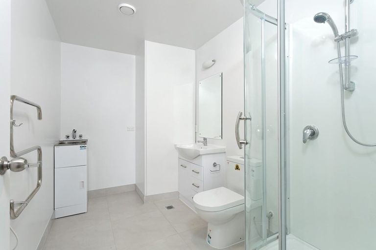 Photo of property in 10/26 Railway Street West, Papakura, 2110