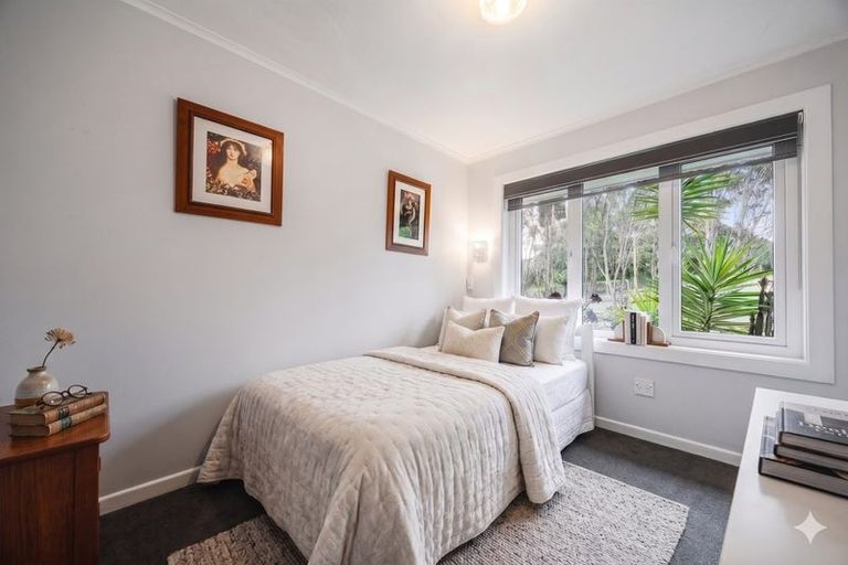 Photo of property in 175 Glenfield Road, Hillcrest, Auckland, 0627