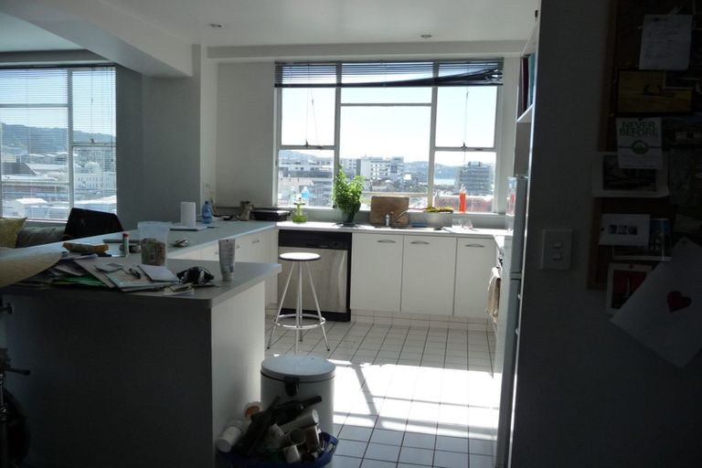 Photo of property in Grandstand Apartments, 11/80 Kent Terrace, Mount Victoria, Wellington, 6011