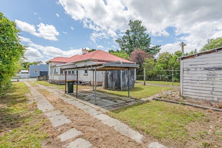 Photo of property in 27 Tokomaru Road, Tokomaru, Palmerston North, 4474