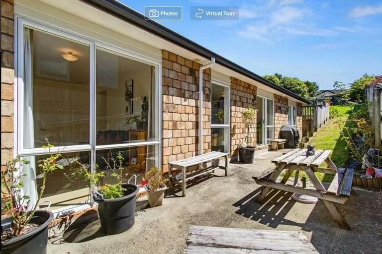 Photo of property in 9 Tararua Close, Aotea, Porirua, 5024