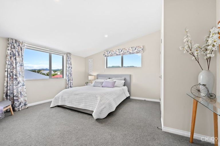 Photo of property in 8d Glen Iris Grove, Woburn, Lower Hutt, 5010