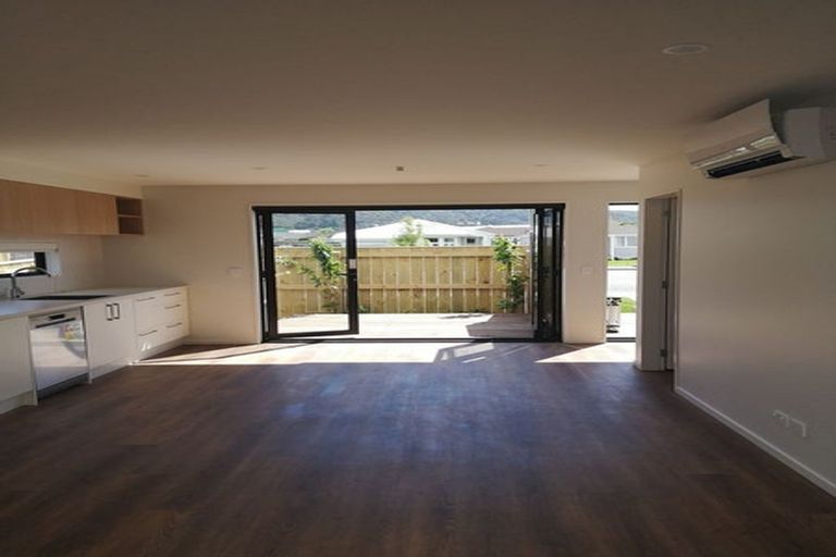 Photo of property in 2/26 Fitzherbert Road, Wainuiomata, Lower Hutt, 5014