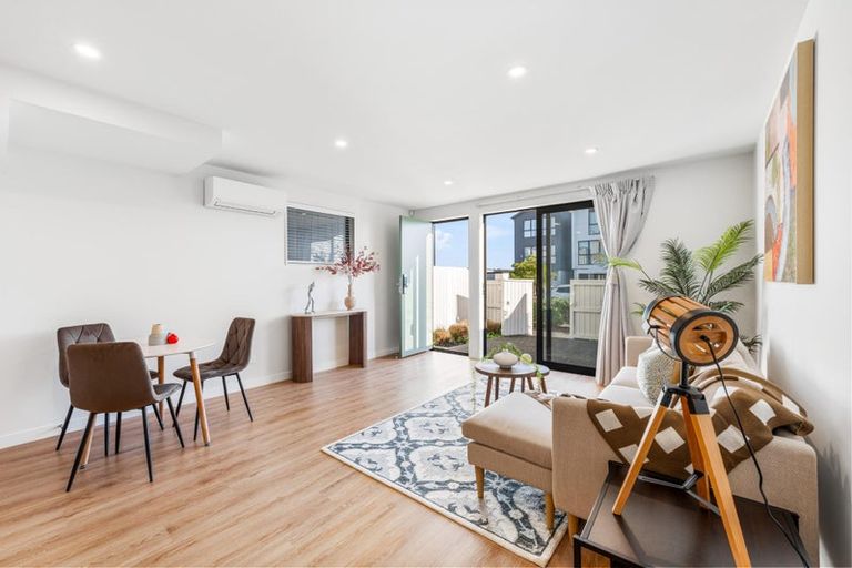 Photo of property in 117 Tarapuka Road, Westgate, Auckland, 0814