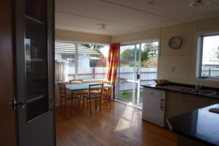 Photo of property in 22 Lingfield Street, Glenfield, Auckland, 0629