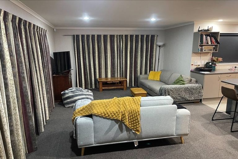 Photo of property in 3 Nevada Way, Kelvin Grove, Palmerston North, 4414