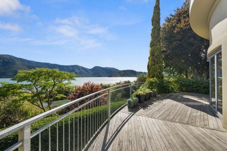 Photo of property in 16 Old Coach Road, Havelock, 7100